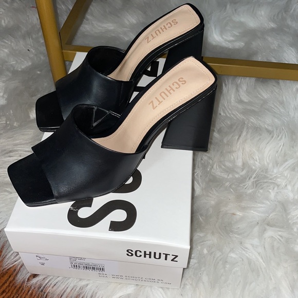 🖤 Schutz Lizah block heel sandal. Size 7 - Picture 3 of 4
